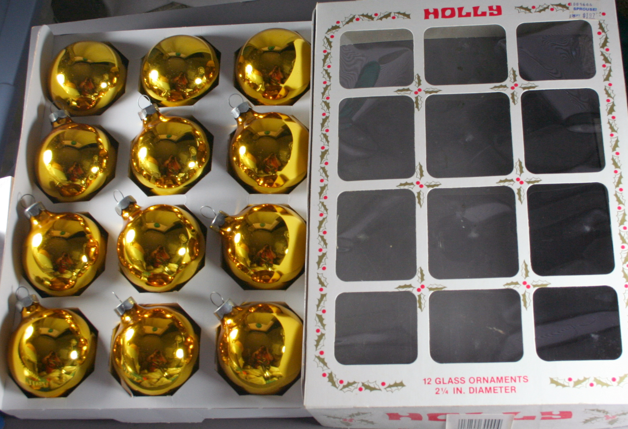 vintage christmas,ornaments,glass,boxed set,Holly,gold